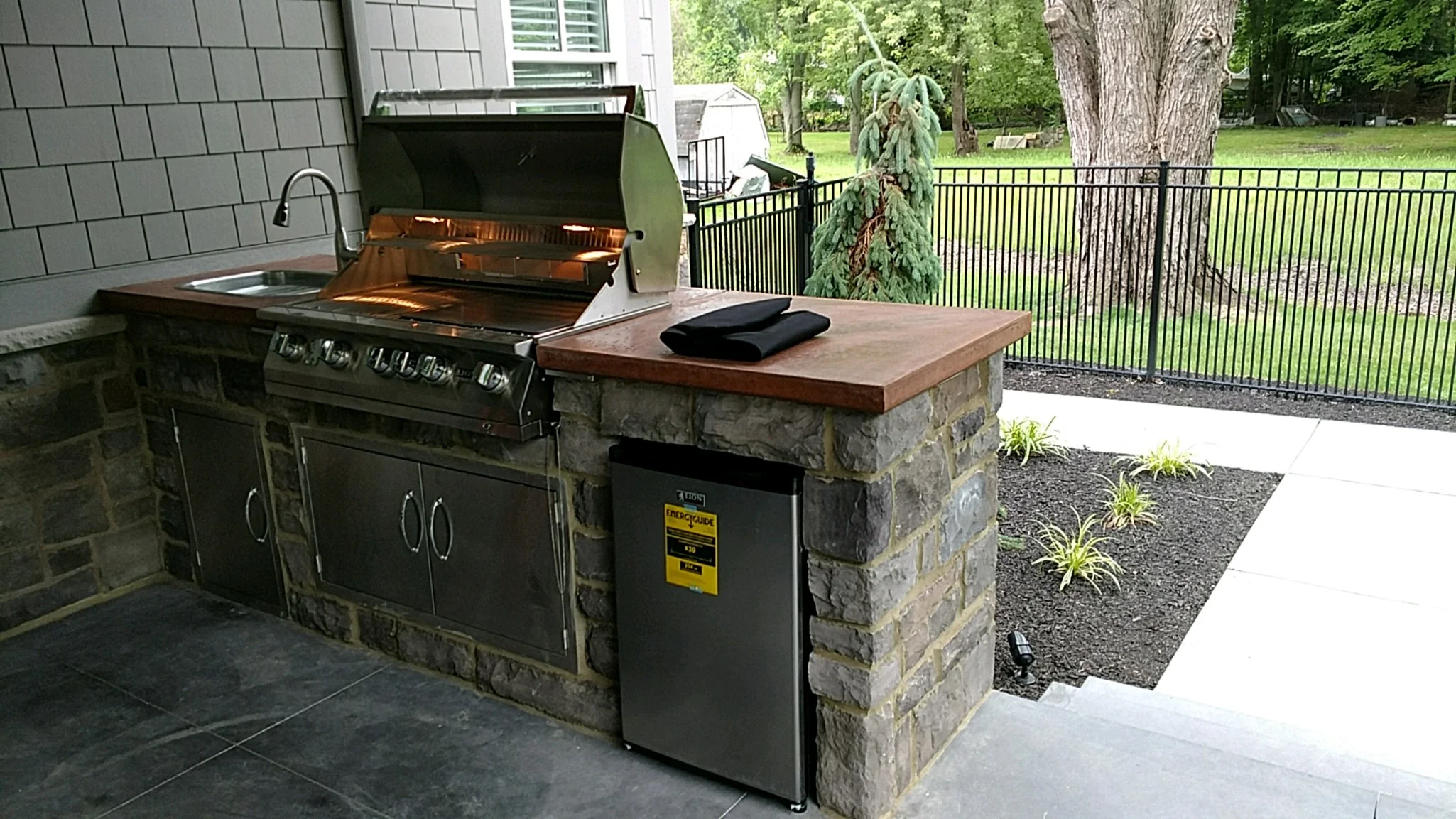 Grill Enclosure with Concrete top.jpeg