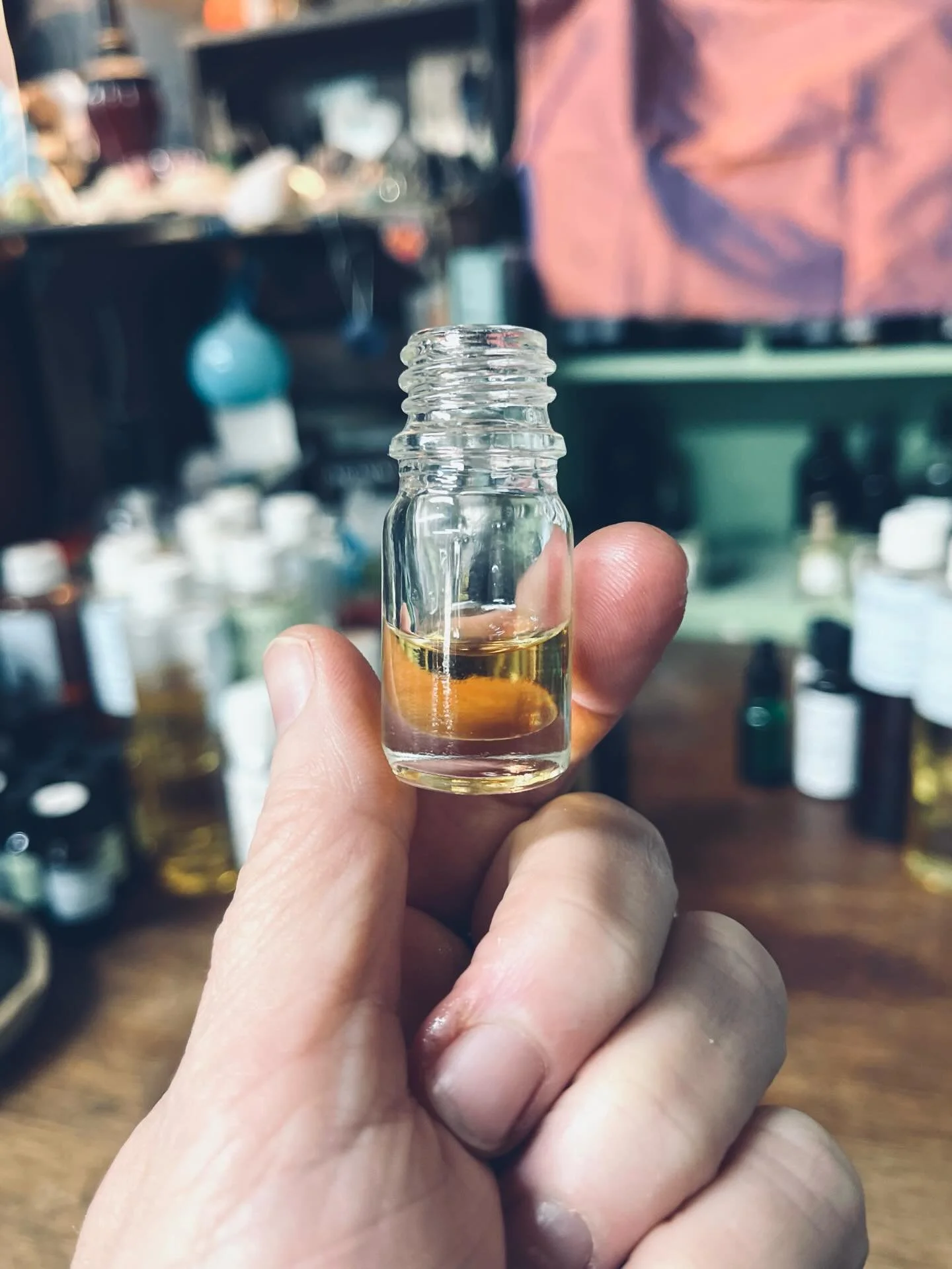 ⭐️The Good Part⭐️

Rose. Amber. Vanilla.

Soft where it counts. Dangerous where it matters.

Smells like romance, confidence, and knowing exactly what you&rsquo;re doing. 

Apply generously. Manifest irresponsibly.

🌹coming to the Valentine Art Show