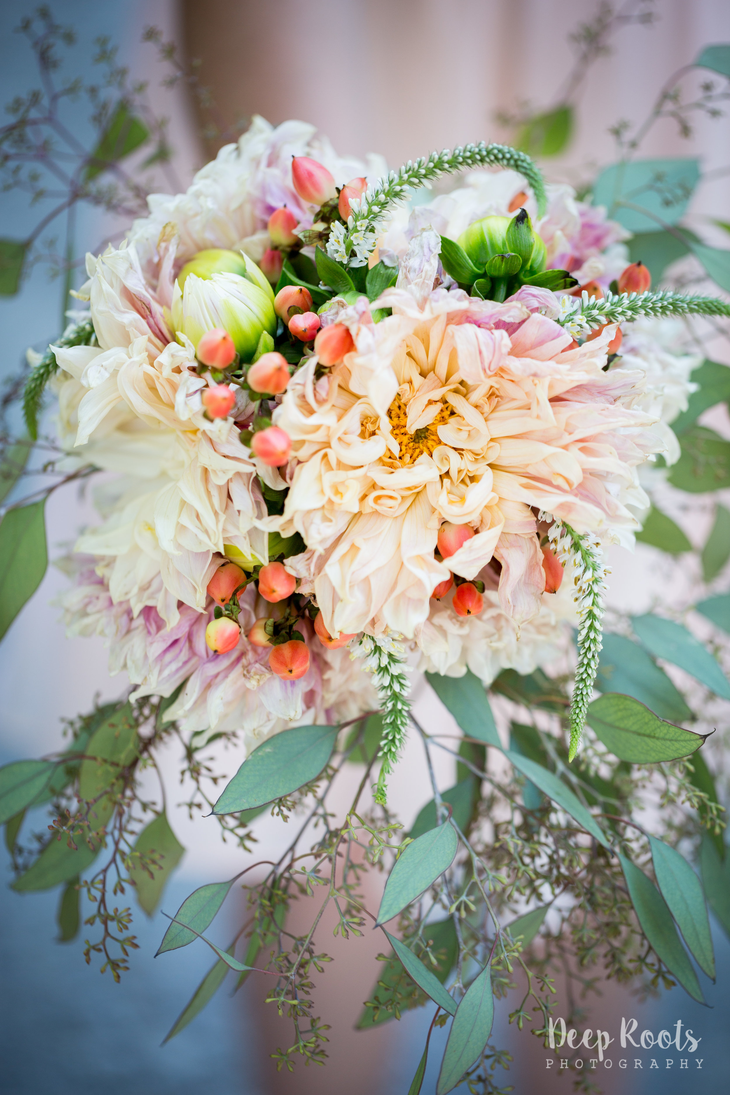 Just look at that bouquet. So. Perfect.