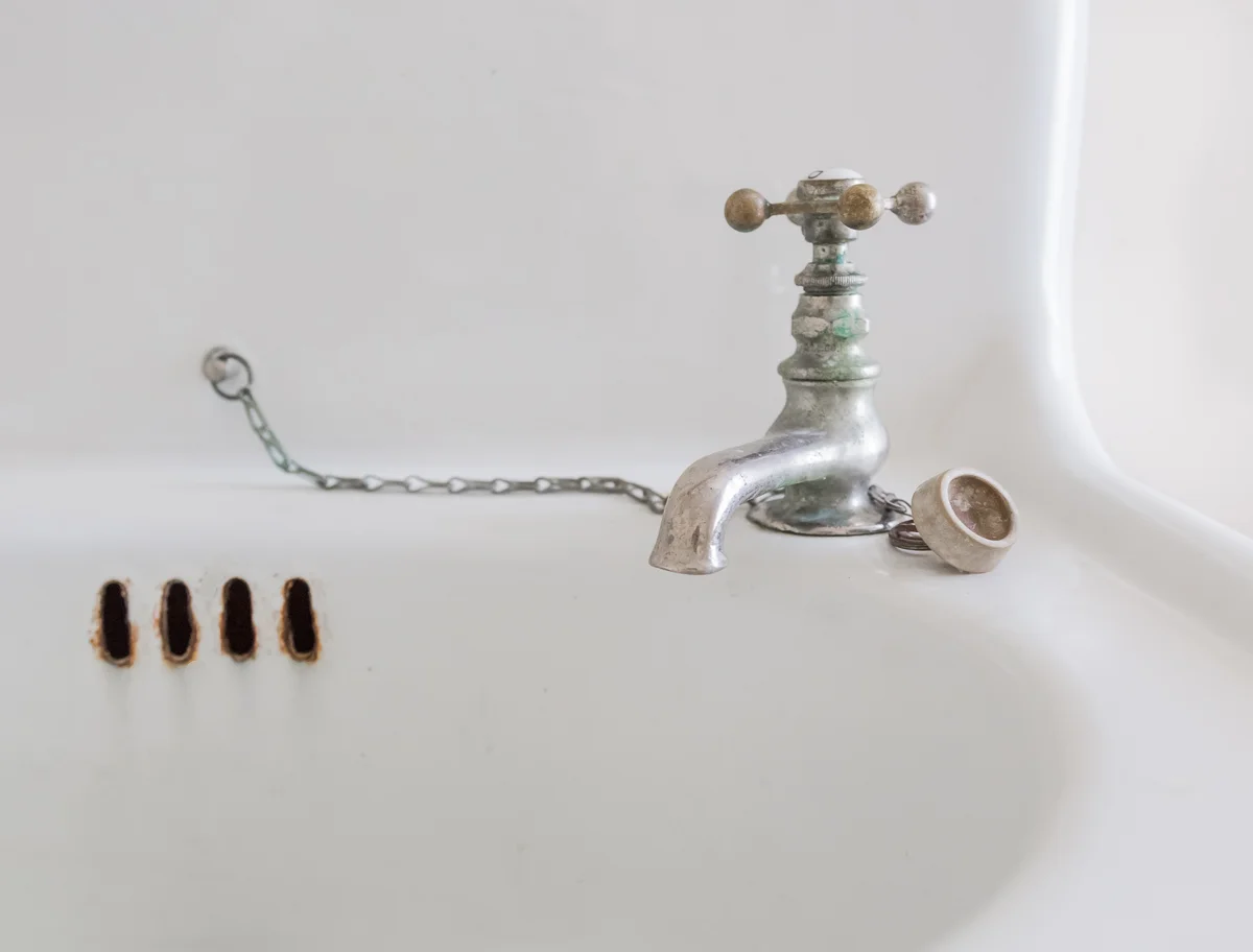 faucet-vintage-antique-island-summer-home-maine.jpg