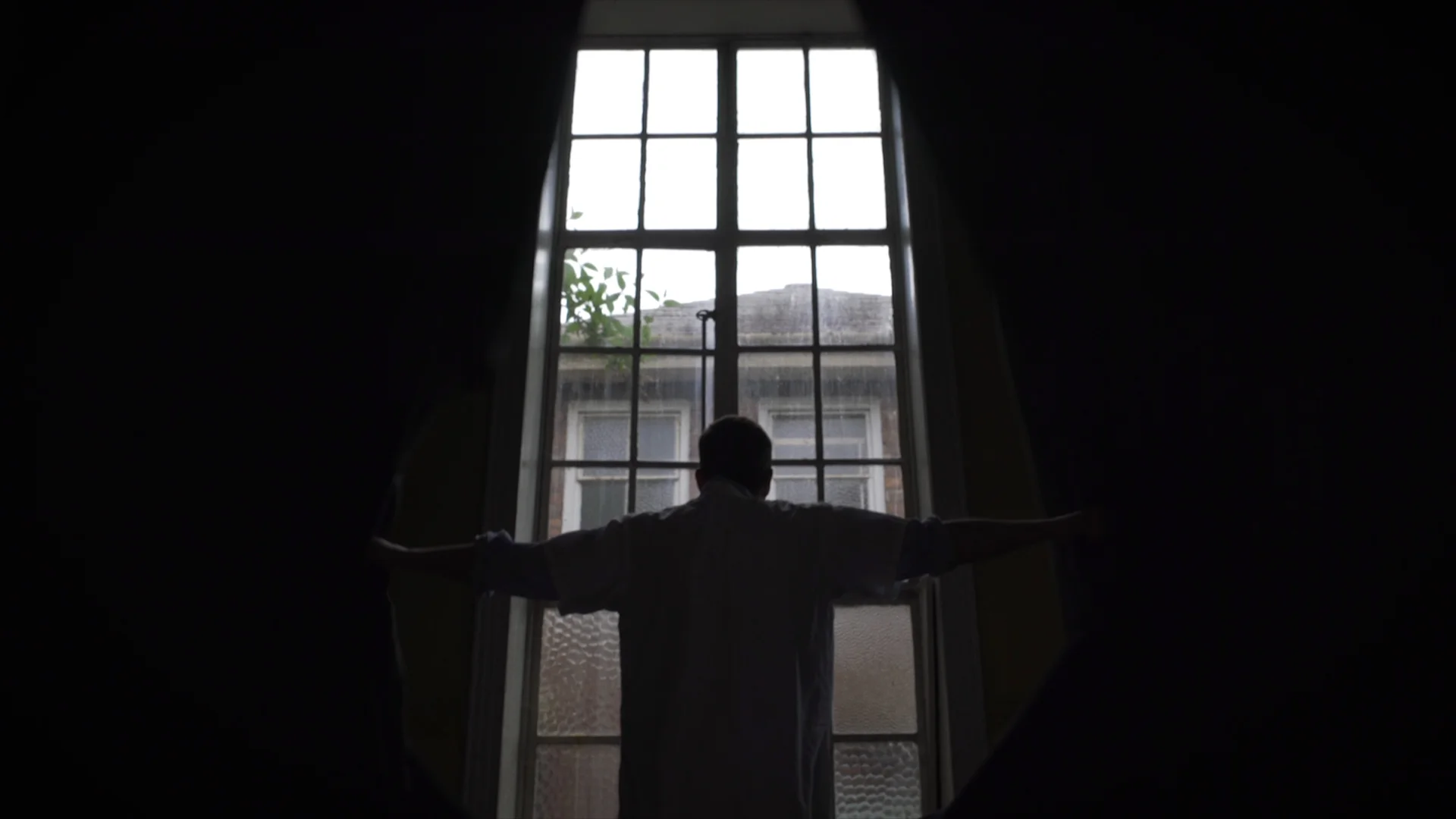 Episode.00_01_12_04.Still001.jpg