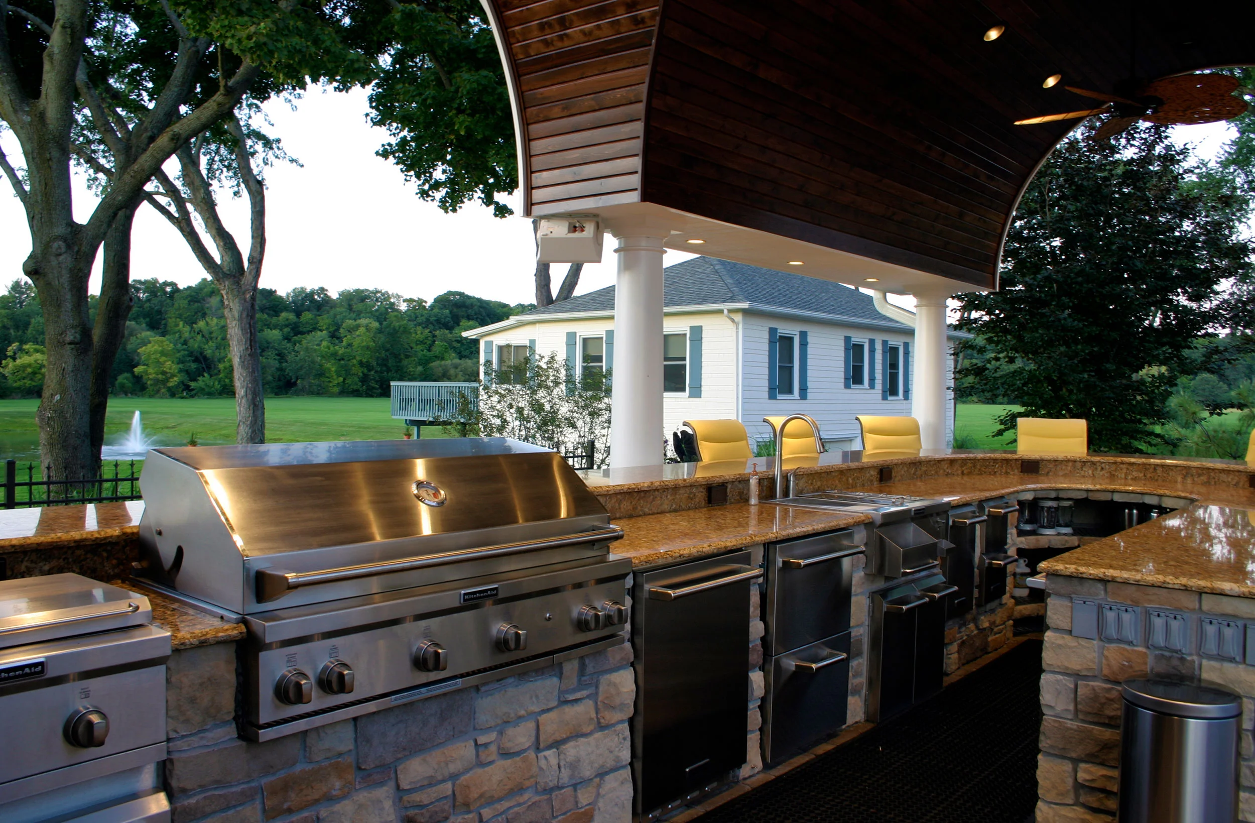 outdoor-kitchen.jpg
