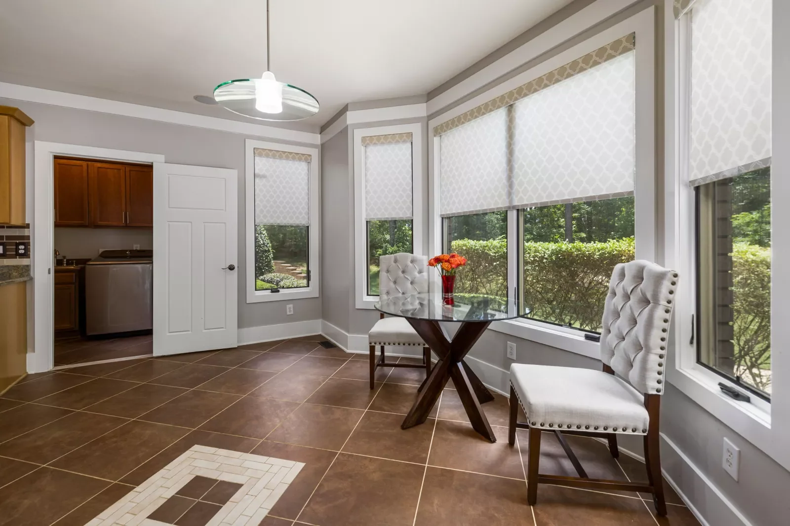 Roller Shades: How to Choose the Right Style
