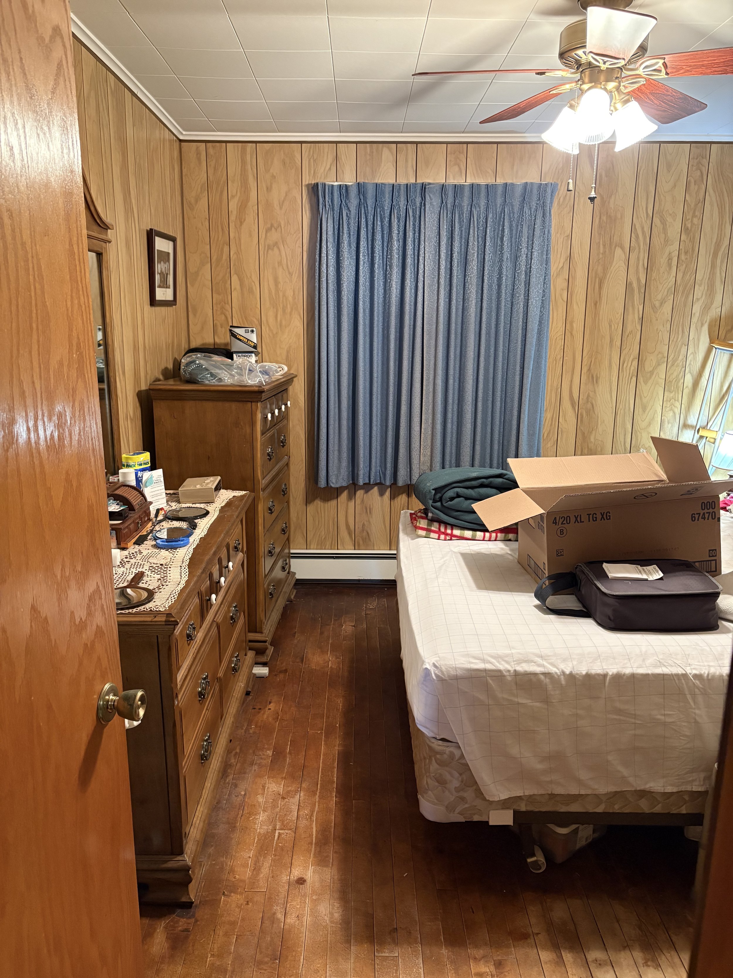1st bedroom 1.jpeg