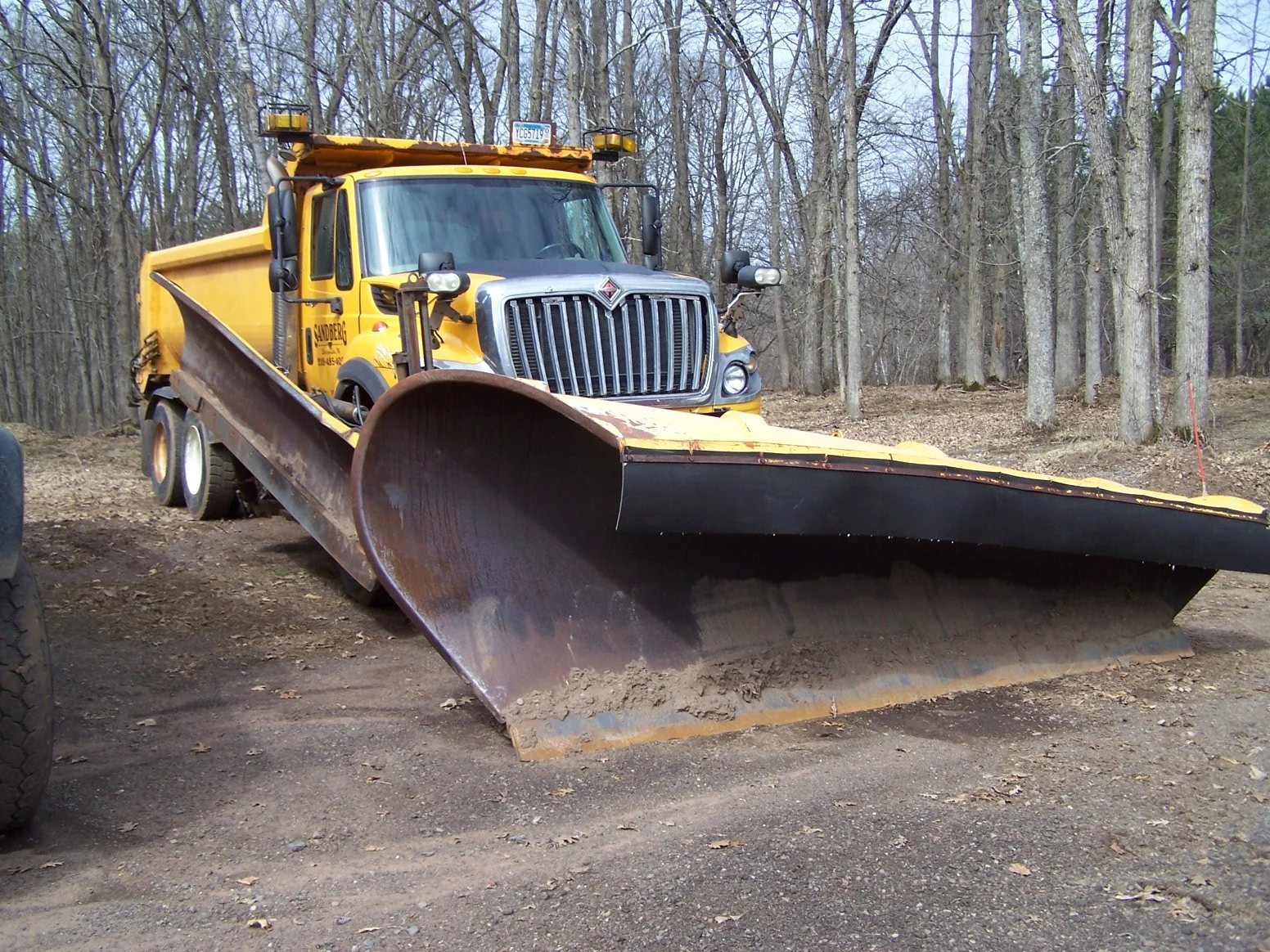 dump truck w plow.JPG