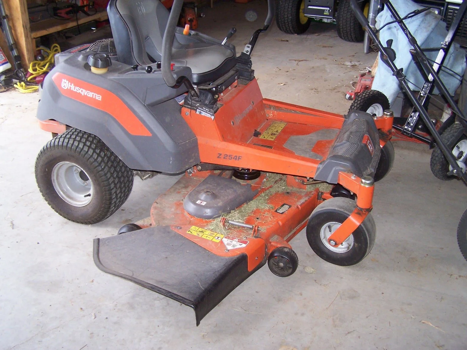 woelfel husqvarna zero turn.JPG