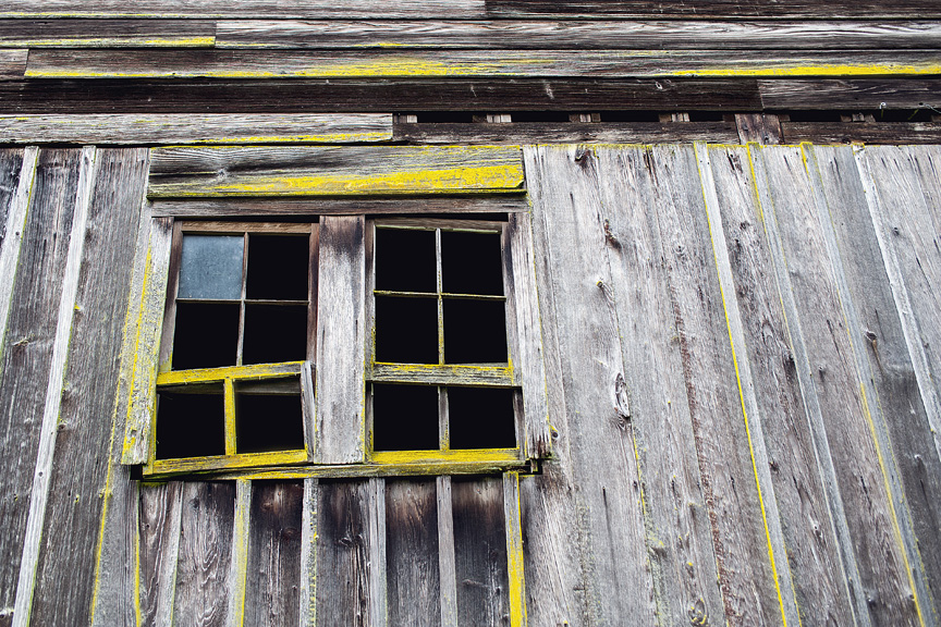 1913barnwindow.jpg