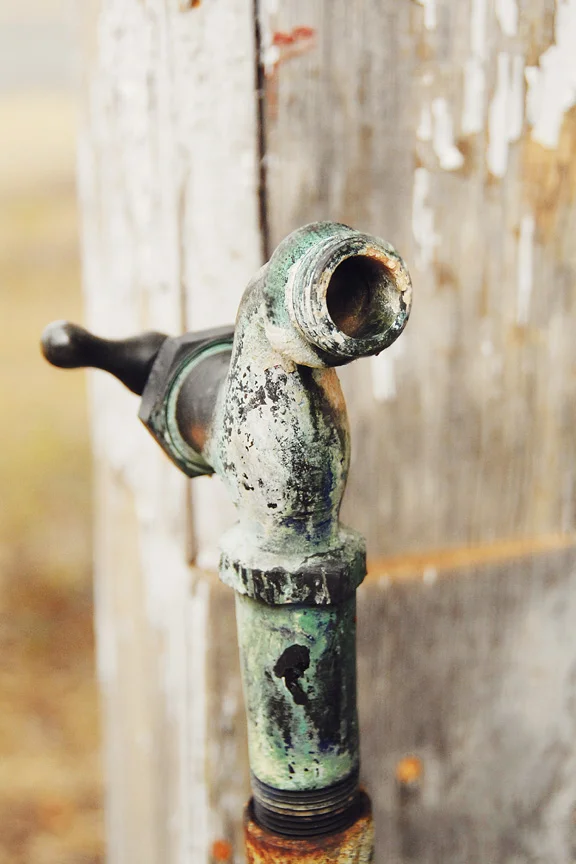 faucet1.jpg