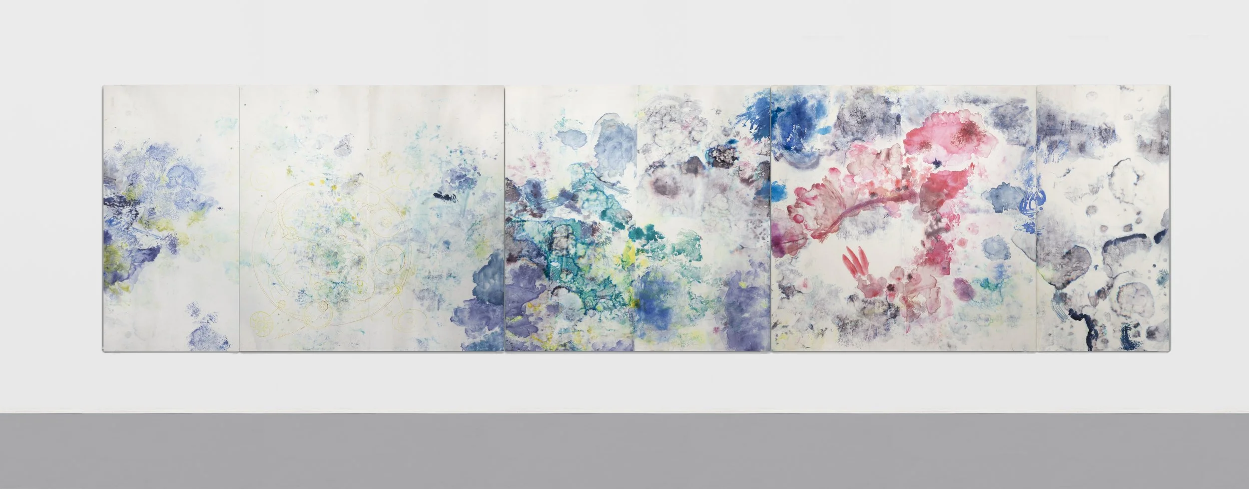  Shrimp Nebula, 2017, 220 x 960cm, ink on Xuan paper mounted on canvas, aluminium structure. 