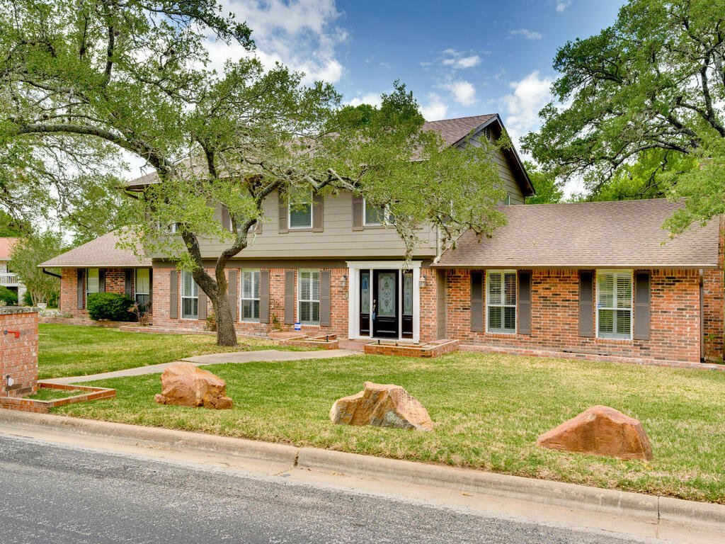 8800 Spring Lake Dr Austin TX 78750 USA-002-005-8800 Spring Lake Dr-MLS_Size.jpg