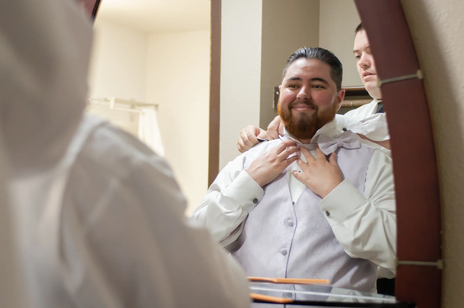 wedding-photography-portland,-oregon-groom-getting-ready