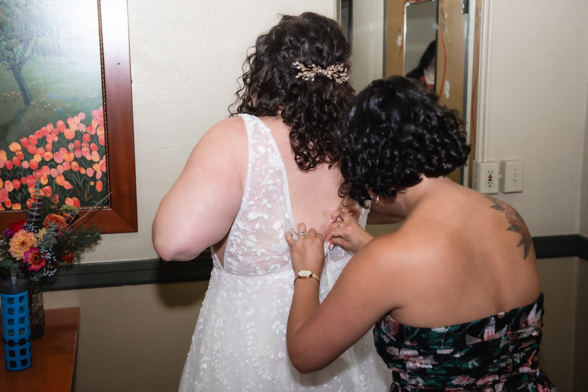 brittney.corey.photography-wedding-getting-ready-48.jpg