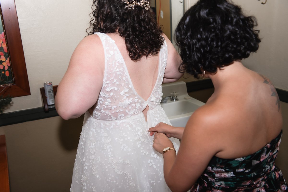 brittney.corey.photography-wedding-getting-ready-49.jpg