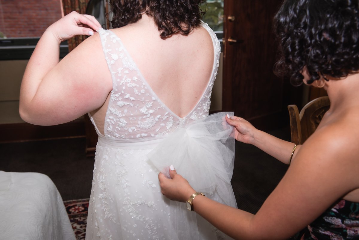 brittney.corey.photography-wedding-getting-ready-67.jpg