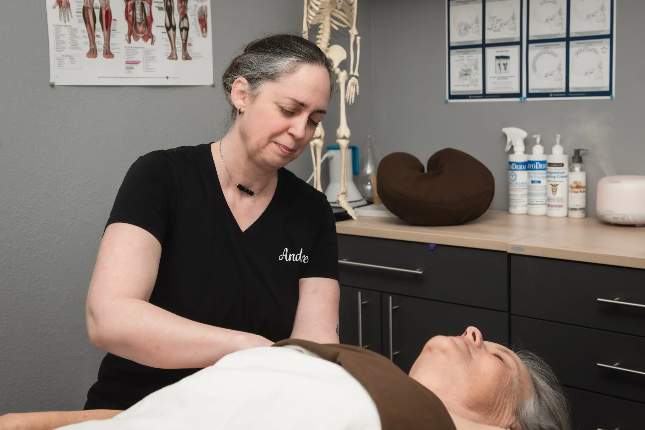 In short, my approach to business branding photography is pretty relaxed. My goal is to get images that reflect not just what you DO, but also who you ARE&hellip; in the most comfortable, low-key way possible! I&rsquo;m there to document you doing wh