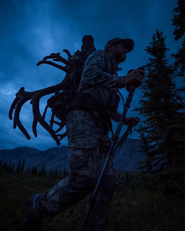 Spike camp bound.

#arcticredriveroutfitters #arcticred #mountainhunting