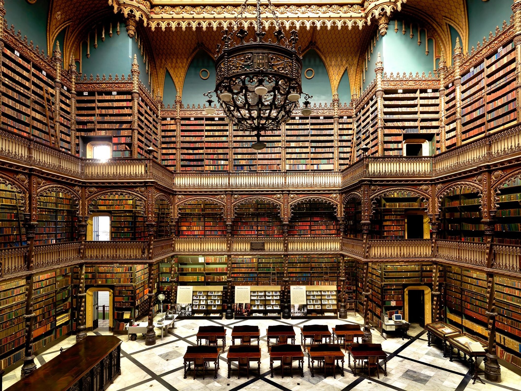 massimo-listri_biblioteca-real-gabinete-de-leitura-rio-de-janeiro-brasile-1.jpeg