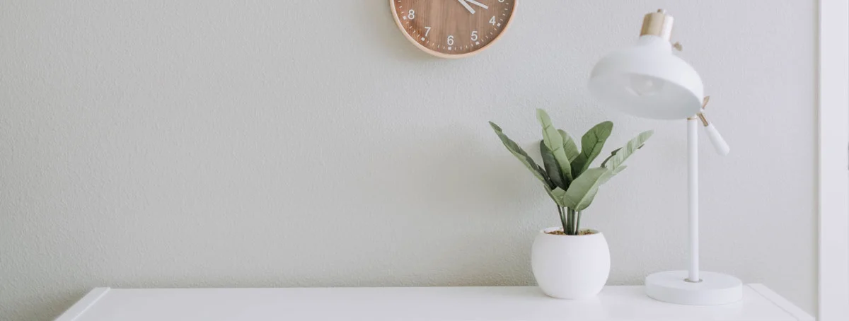 A clean desk because ALL THE WORK IS DONE. Photo by Gades Photography on Unsplash
