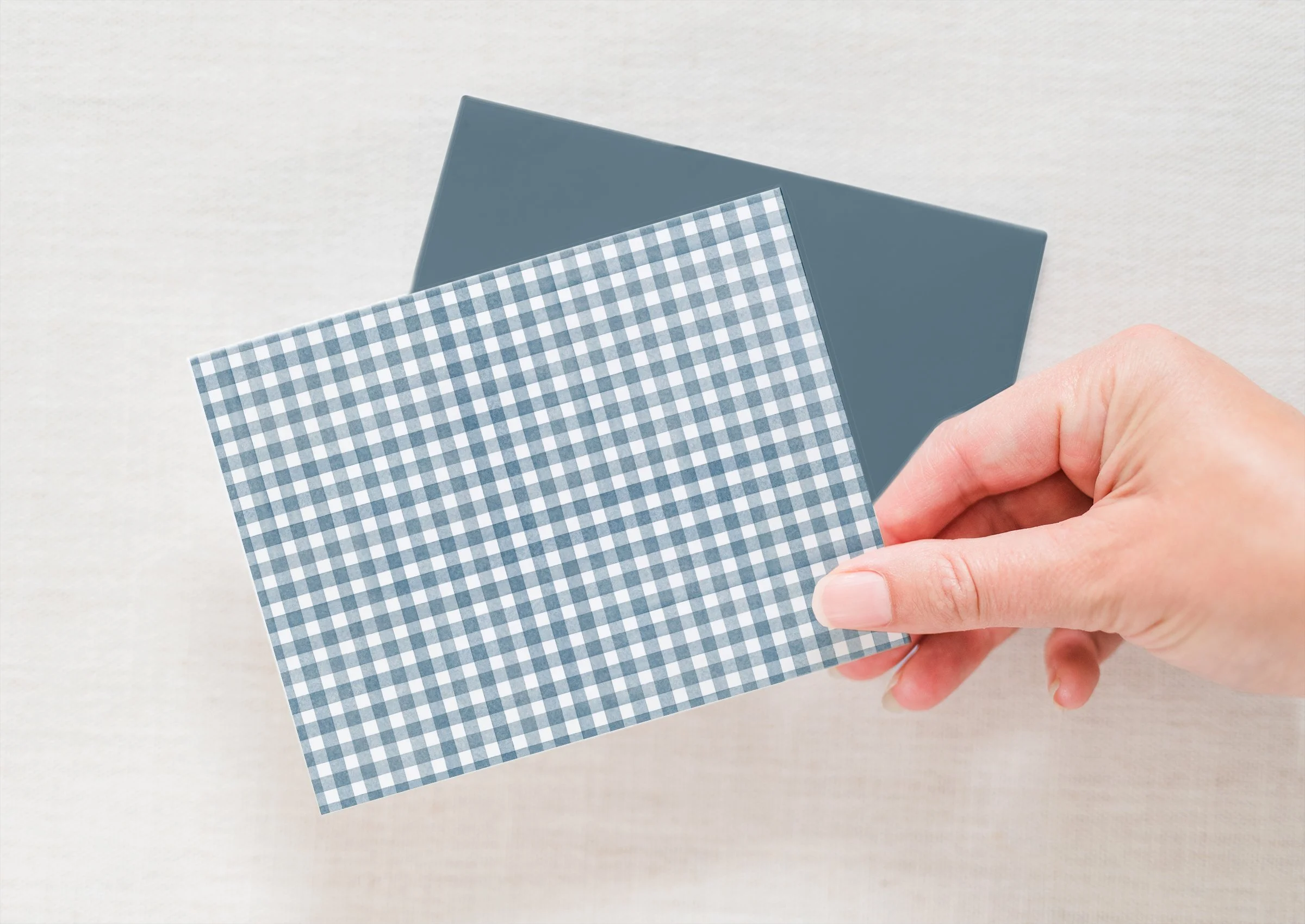 NOTE1021_Hand_Mockup (1).jpg