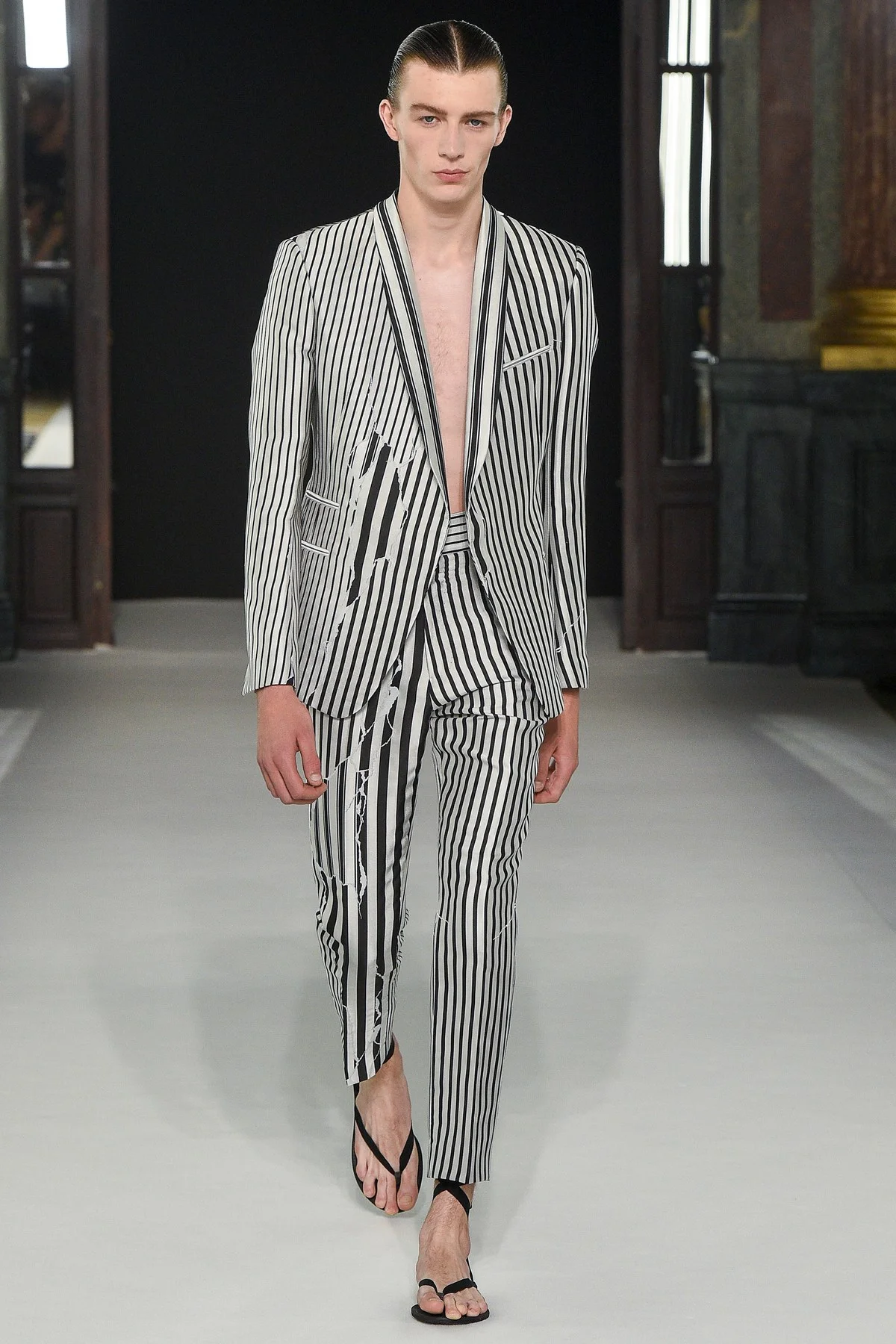 Haider-Ackermann-Spring-2018-Runway-Traffic-Los-Angeles.1.jpg