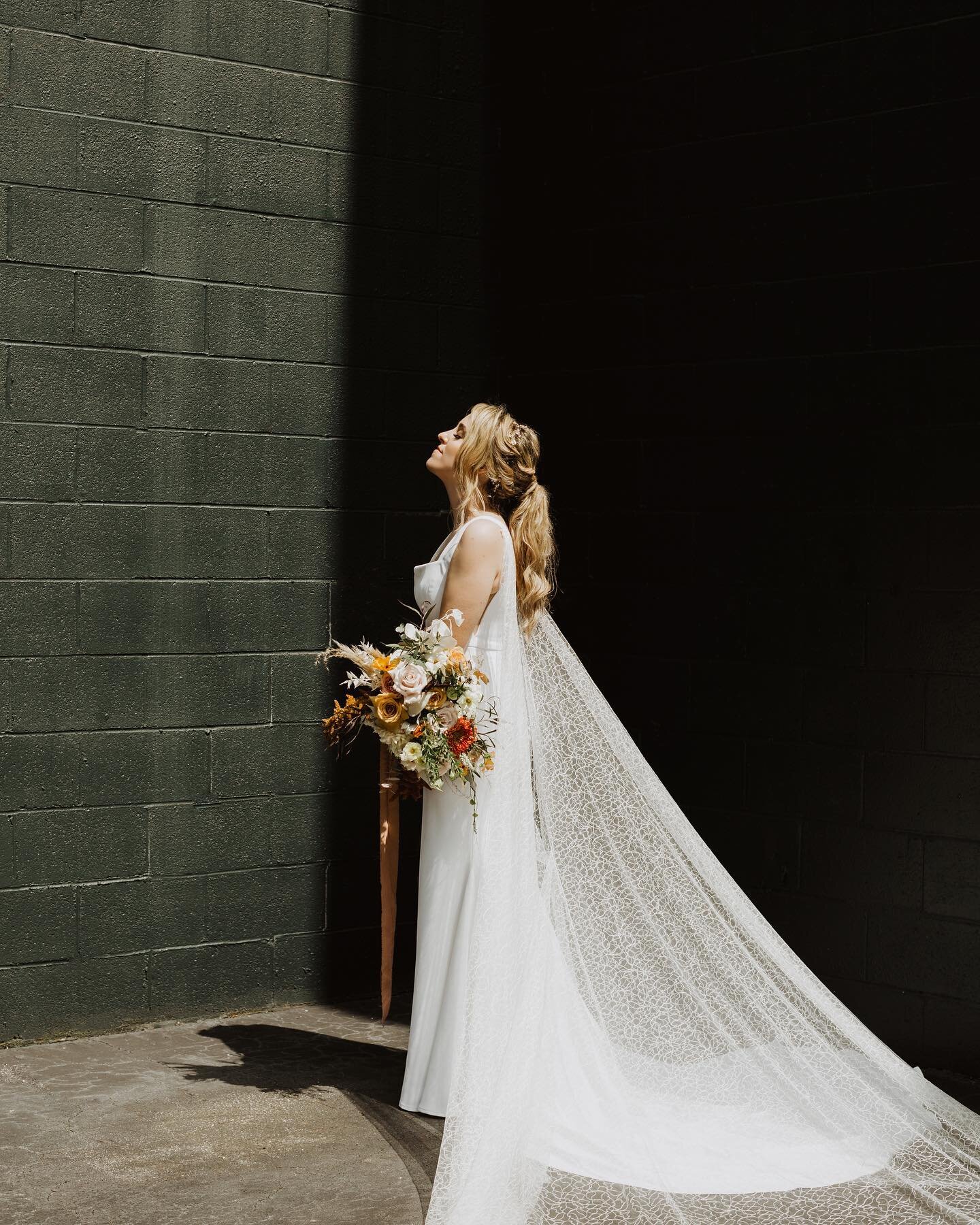 ok, we&rsquo;ve got to talk about @averykdudek in this stunning @akristinbridal gown and winged cape from the @thesentimentalistatl. 

UNREAL 🤩

every time avery and i chatted she talked about soaking up every single word, emotion, and moment of her