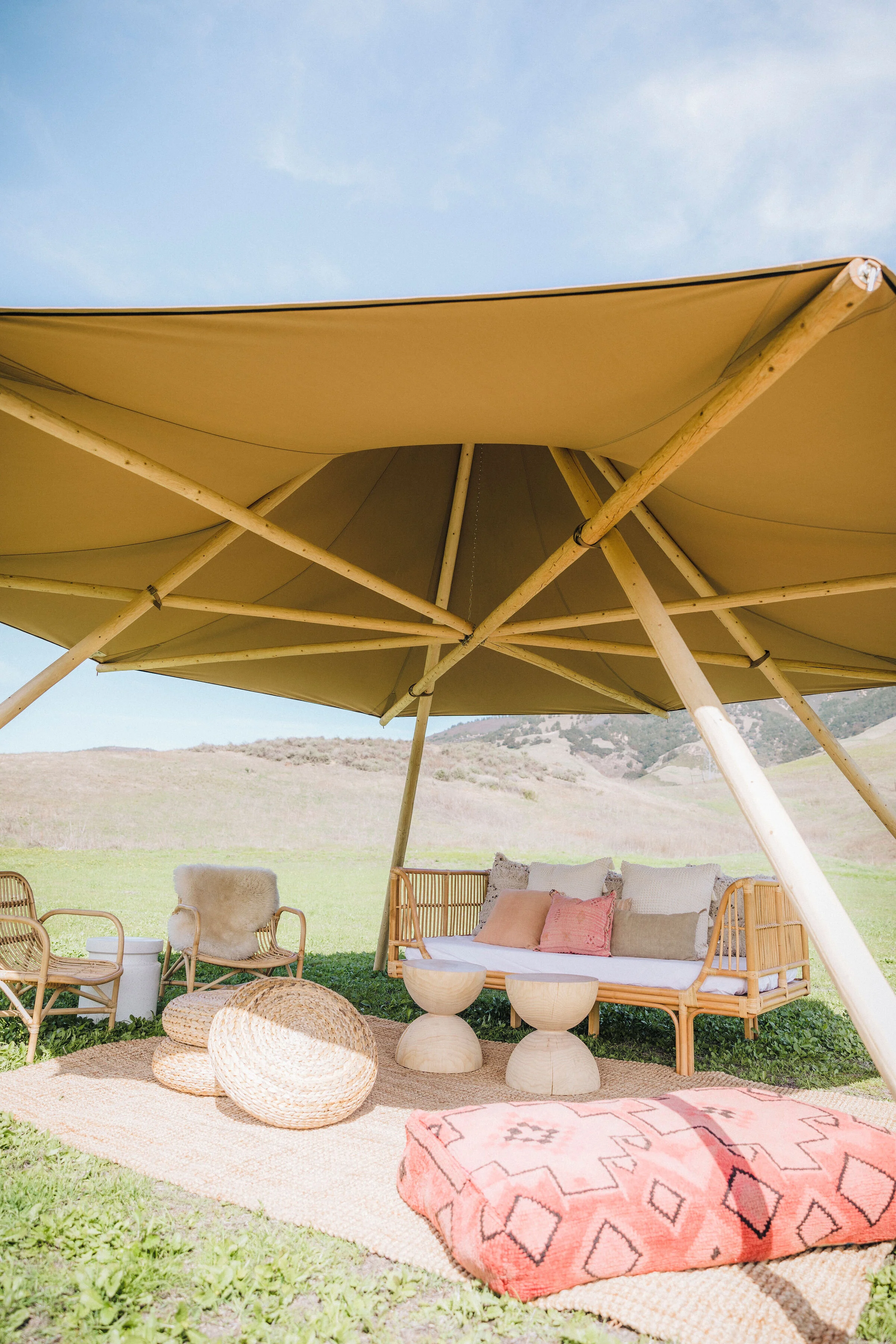 Eli Lounge Tent