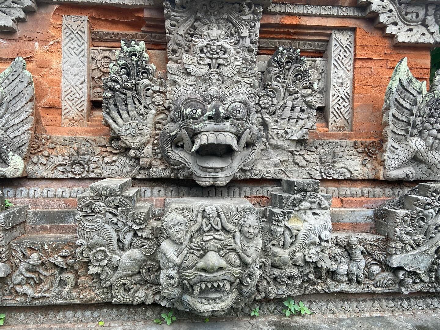 The Barong. In Bali the Barong is everywhere. It&rsquo;s a sign of Good Fortune, righteousness and justice. A mythical creature that often looks to me like a large dog during performances with its very distinct movements. The Barong fights evil. And 