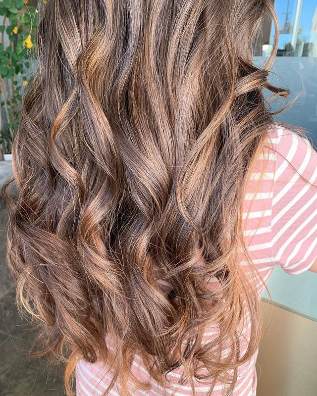 Goddess curls for this beauty 🌟 perfect way to end the day. #stylingbyjess