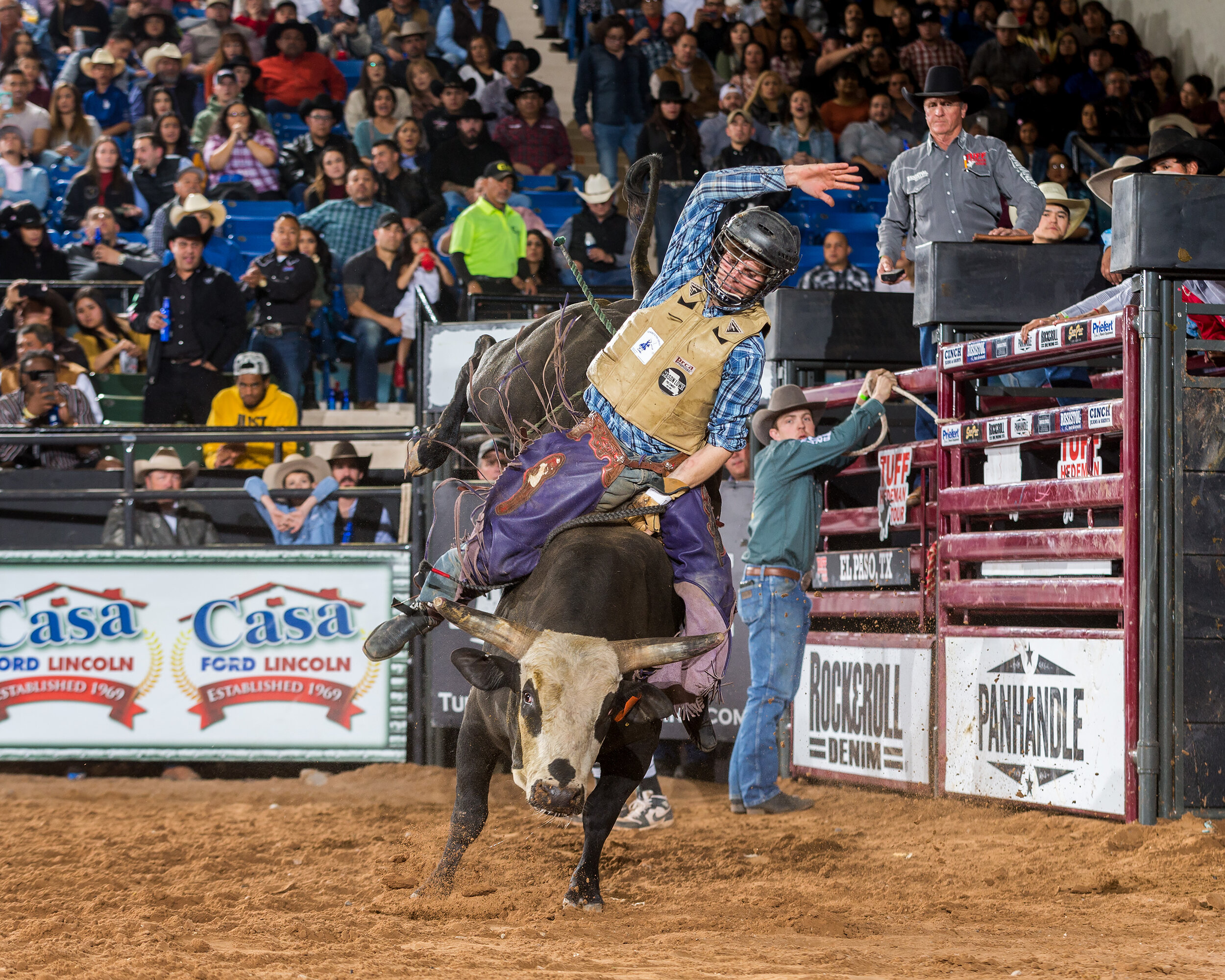 NFR Qualifier Denton Fugate — Tuff Hedeman Bull Riding