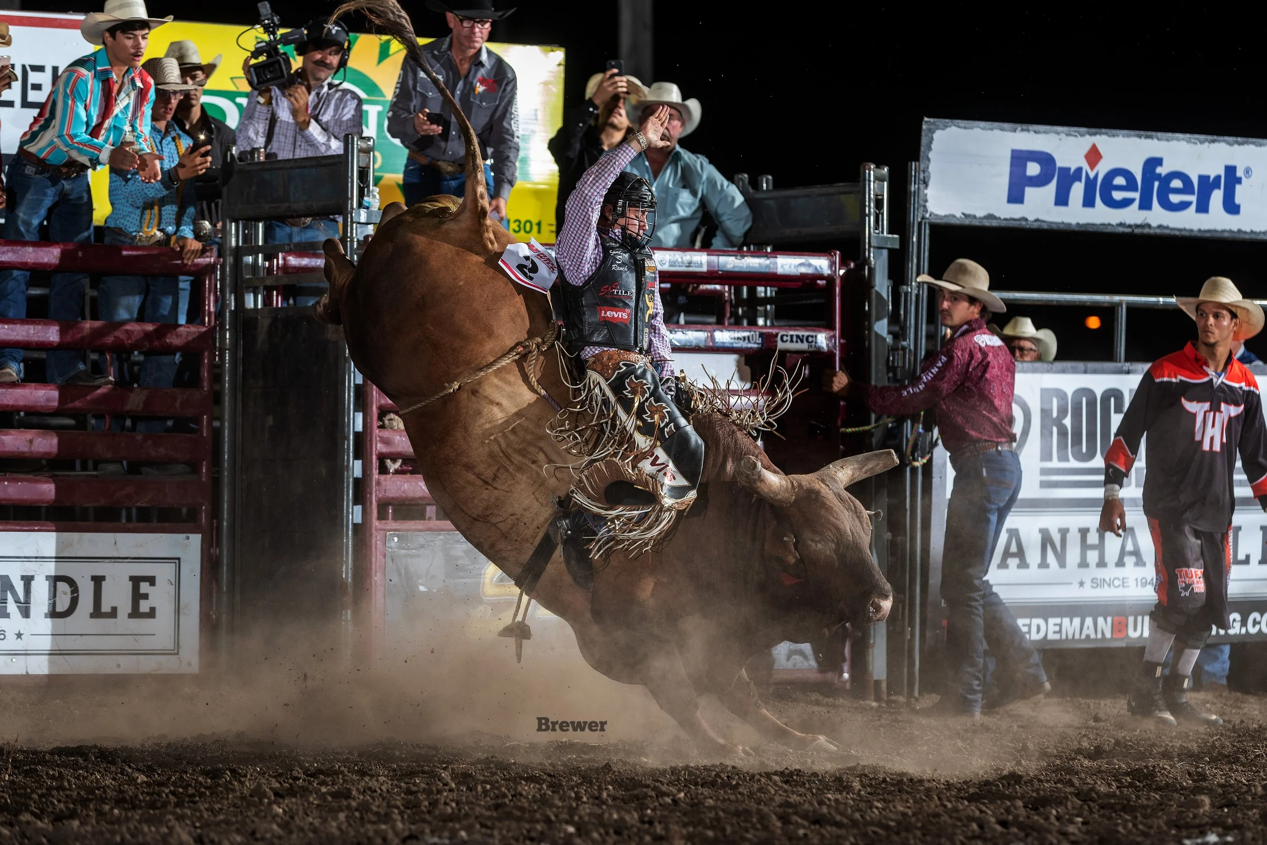 Da Silva Wins average at Tuff Hedeman Bull Bash but Shoot Out purse ...