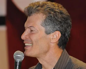 tel-oren-microphone-2018.jpg