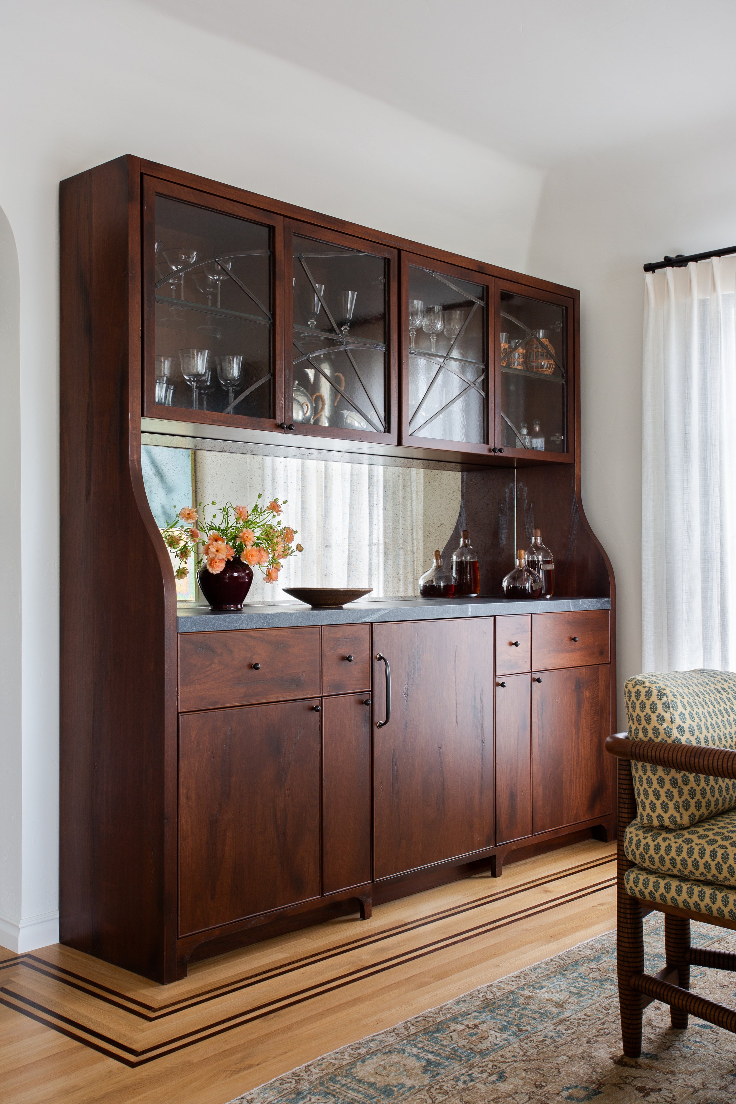 07 dining built in.jpg