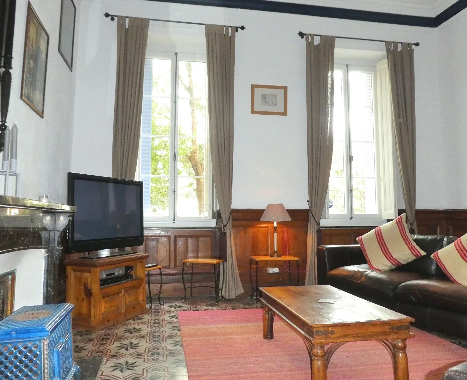 guest _lounge_2_rs.jpg
