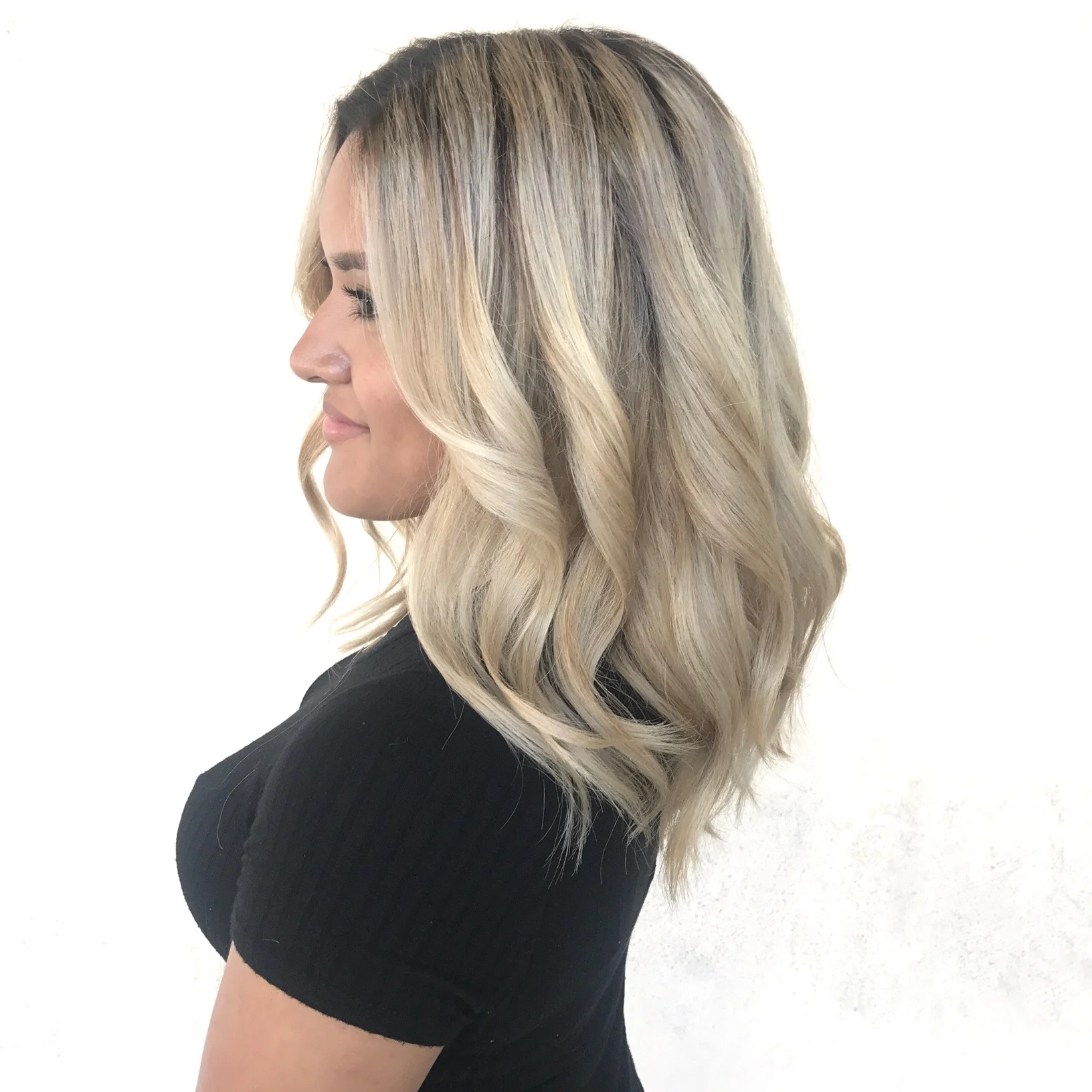 Blonde hair, mid length