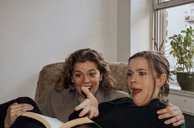 ✨ PART TWO ✨ with these absolutely amazing, loving, and downright hilarious family members... out now 💋 listen wherever you get your podcasts 🎧🎤 #itmepod swipe 👉 for 👉 surprise 🖕✌️ hehe 🤪 .
.
.
P.S. this was first time in 20-ish weeks I missed