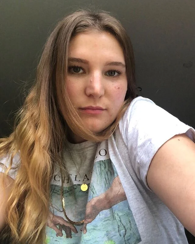 Chloe George is an incredibly talented singer/songwriter living in Los Angeles, California 🌴☀️ we met at New York University where she majored in the artist track at the Clive Davis Institute of Recorded Music, and I have been the biggest fan ever s