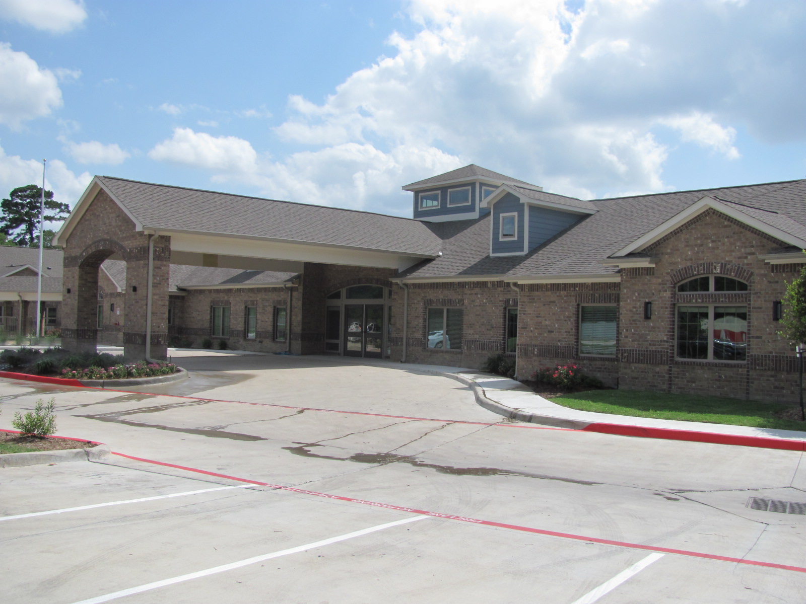 Highland Park Nursing Care & Rehab_Main entry.JPG