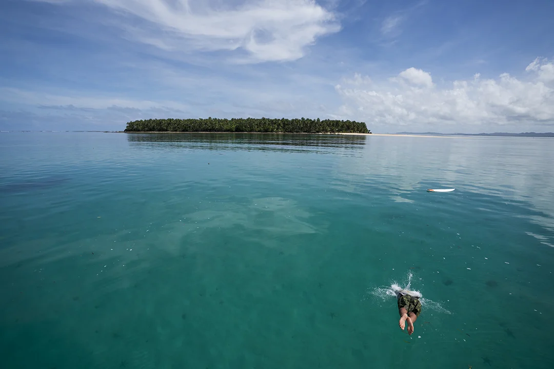FCD Surfboards_Philippines2_Diving In_Soensjpg.jpg