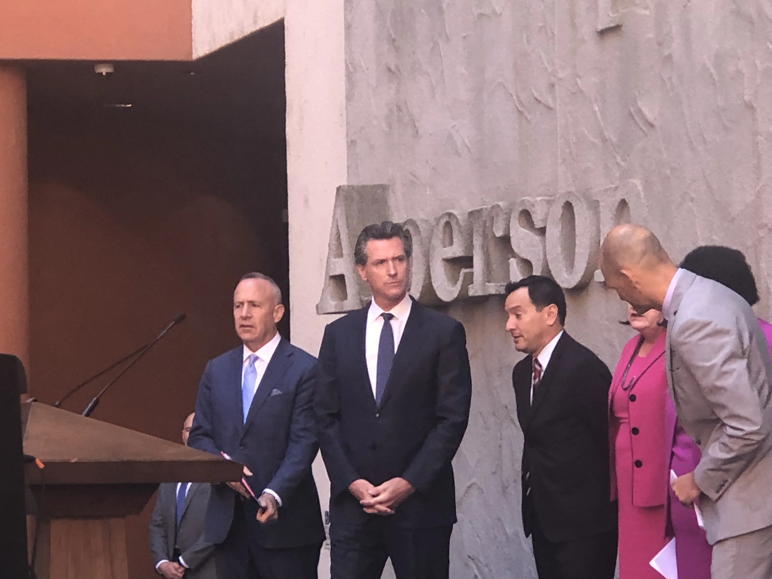 'AB 392 will save lives.' Sacramento Mayor Darrell Steinberg cheers change in California's use-of-force standard