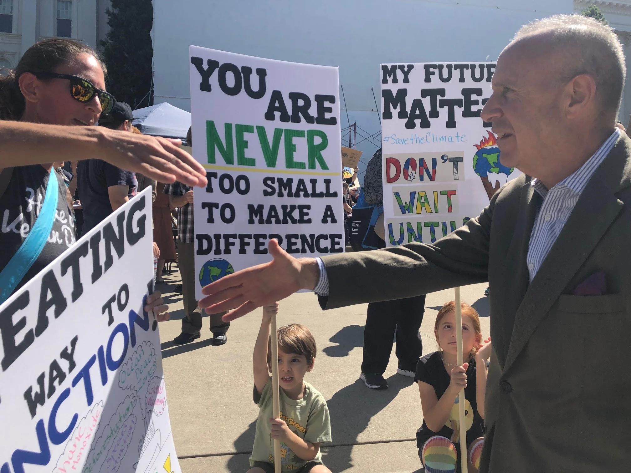 Mayor Steinberg urges young climate protesters at California Capitol to demand action