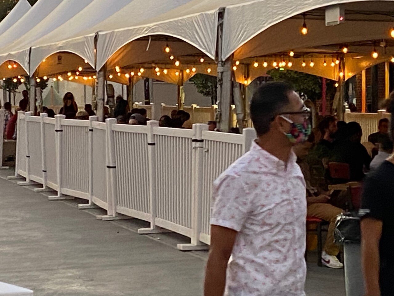 Council votes to continue expanded outdoor restaurant dining in Sacramento 