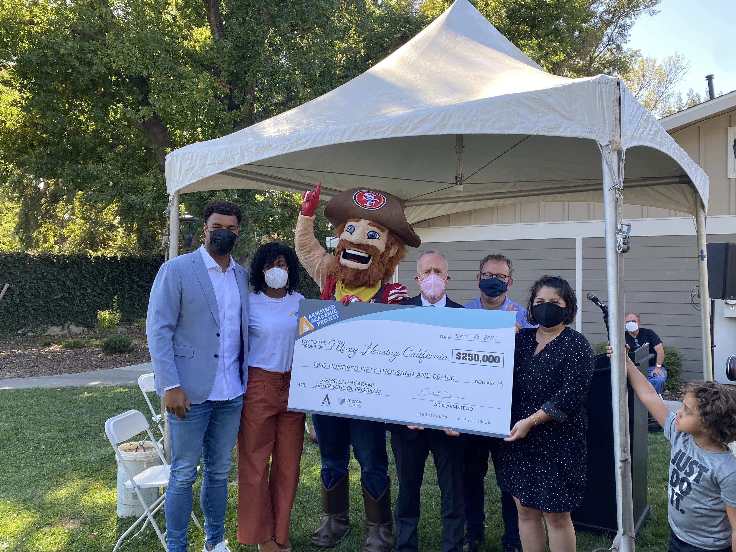 SF 49er Arik Armstead funds enrichment  programs for kids in Sacramento public housing