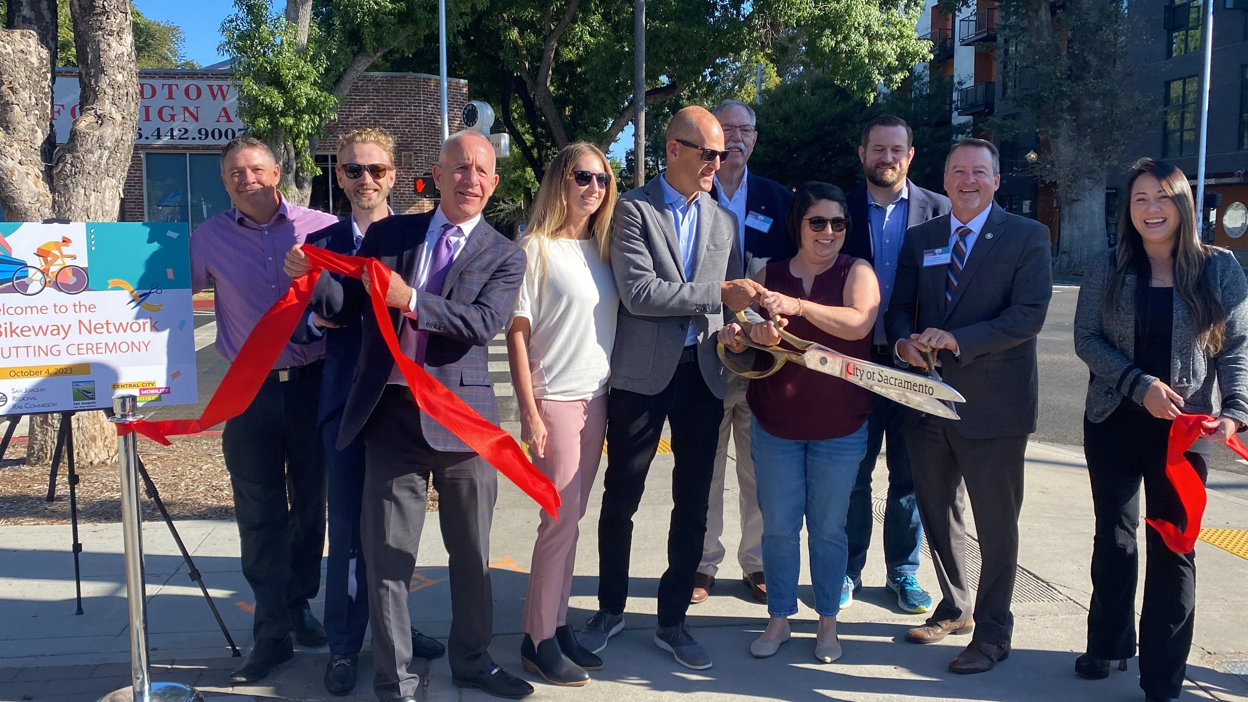New midtown bike lanes celebrated by city on Clean Air Day 