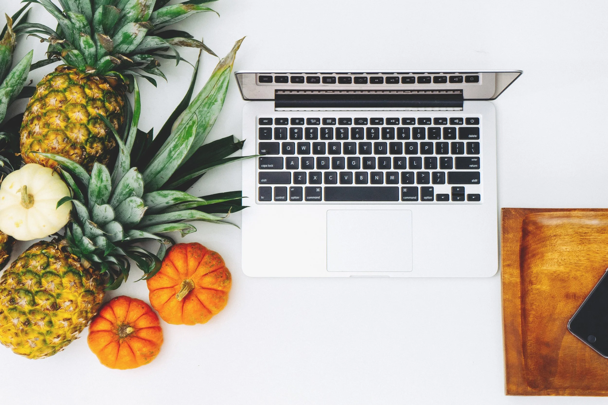computer-food-fruit-204686.jpg