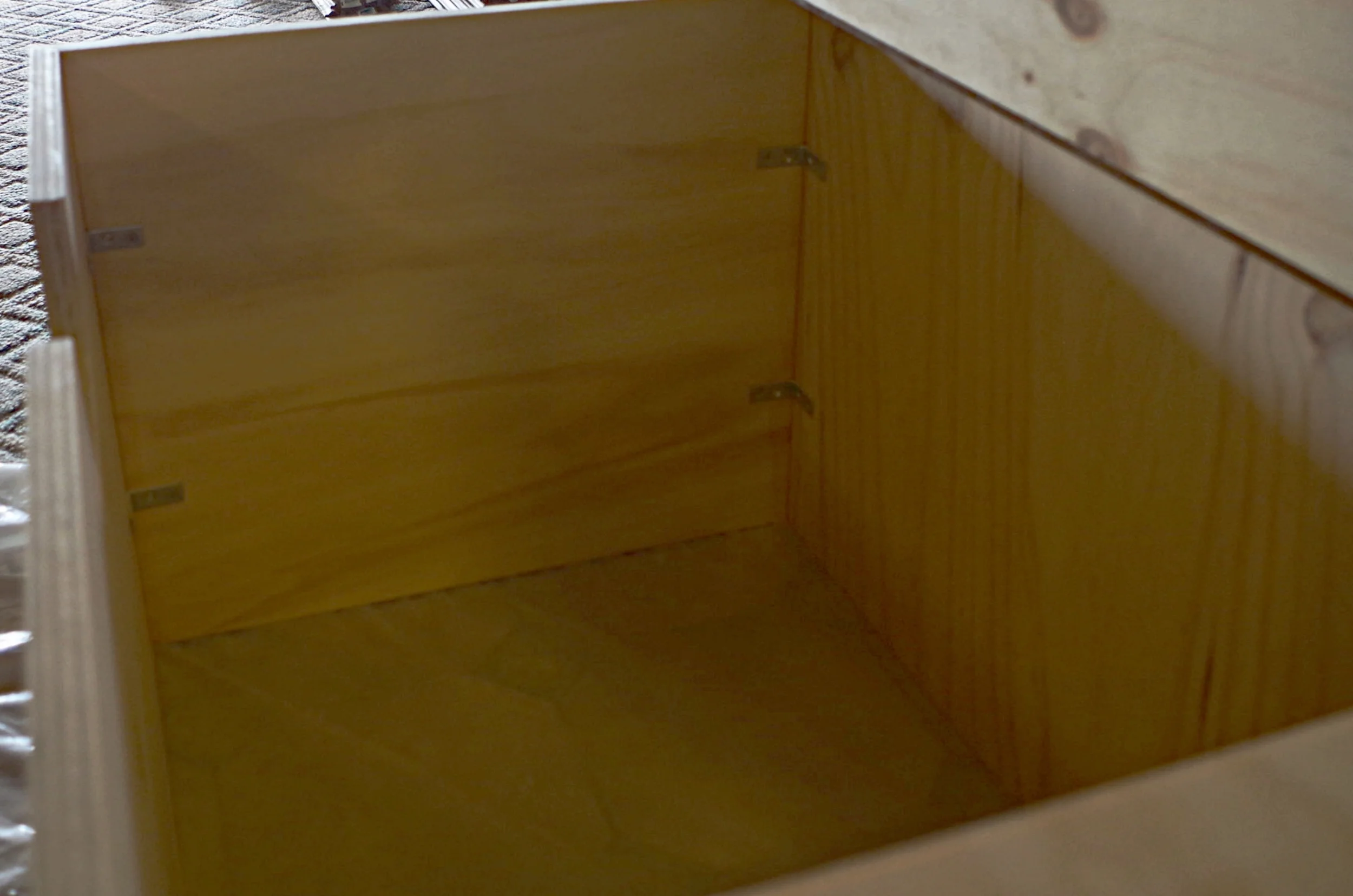 The 45-degree corner joints are reinforced with aluminum angle brackets--strong on the inside and stylish on the outside!