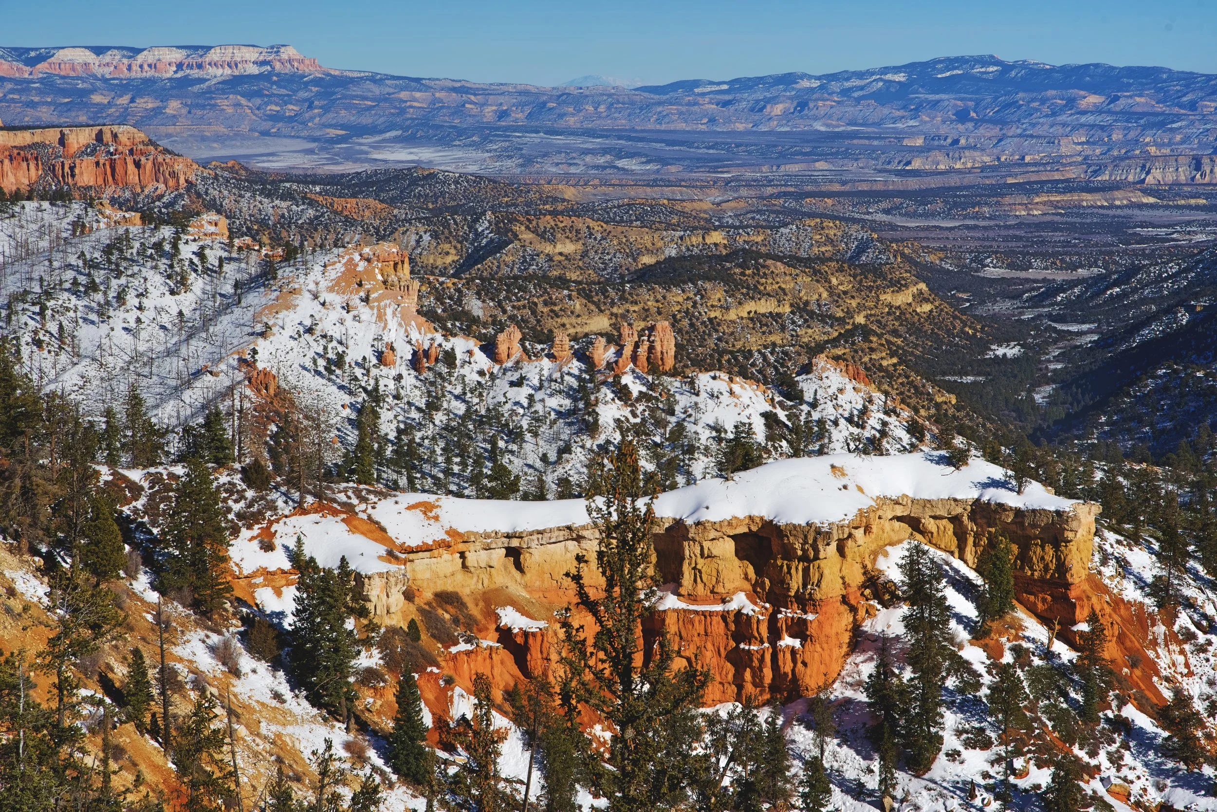 From Farview Point you get a panoramic view of the landscape of Bryce Canyon National Park and well beyond its boundaries as well. On the horizon in this photo, you can see the mountain called Molly’s Nipple.