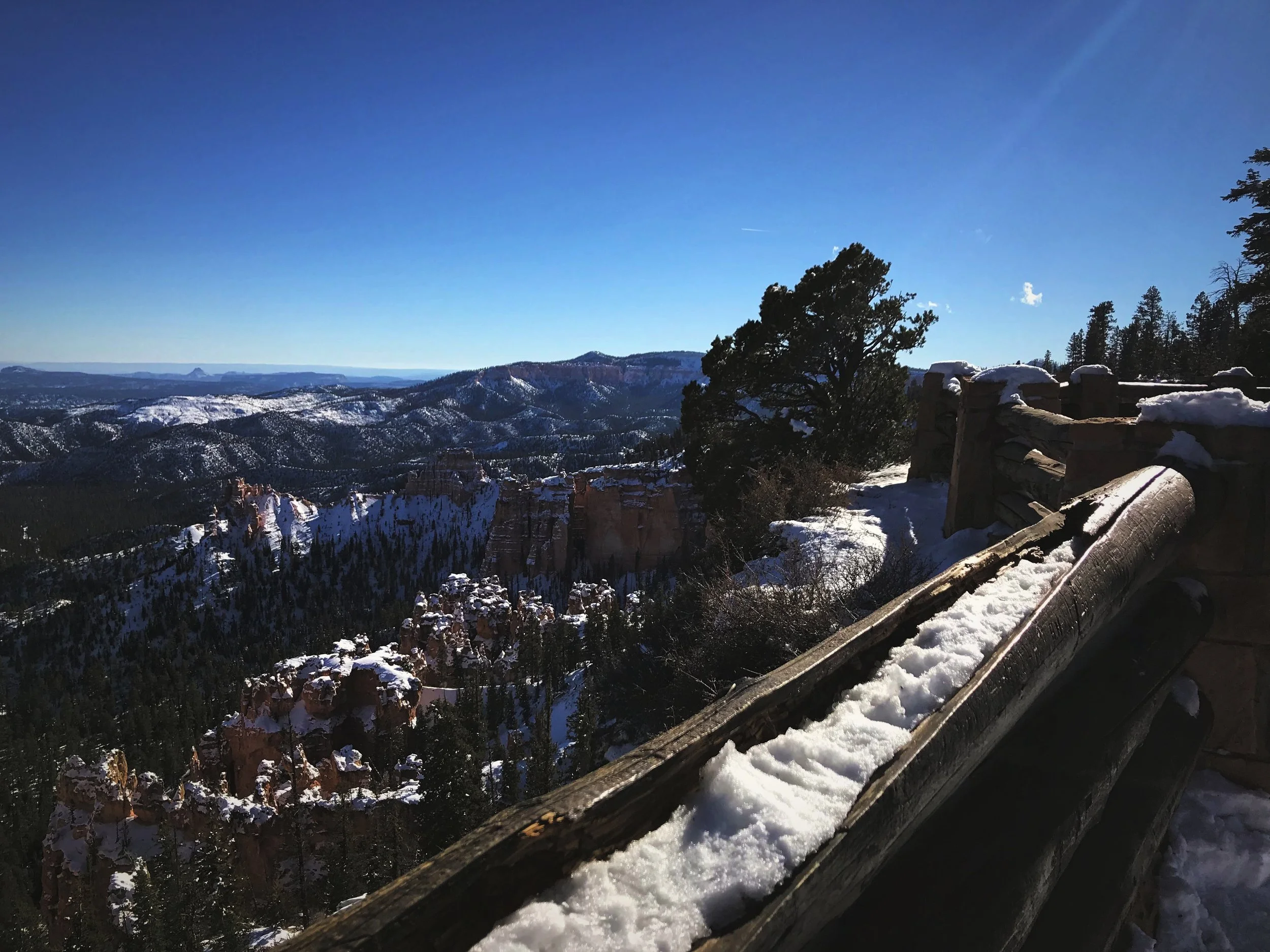 Cold or icy conditions might limit your hiking in Bryce, but the viewpoints along Bryce Canyon are a great option instead.