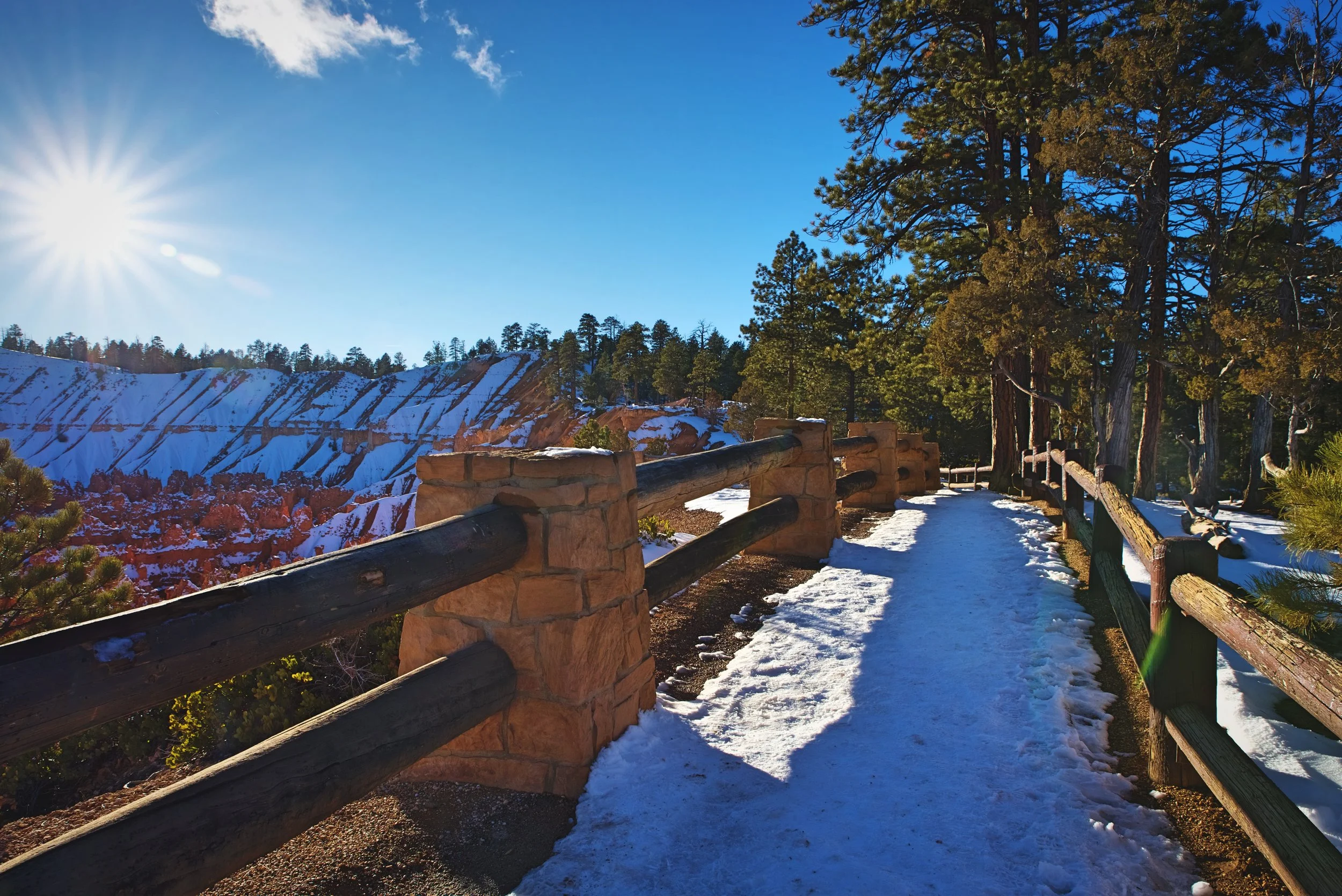 If you’re looking for an easier walk, you can walk the accessible trail along the rim between Inspiration Point, Sunset Point, and Sunrise Point.