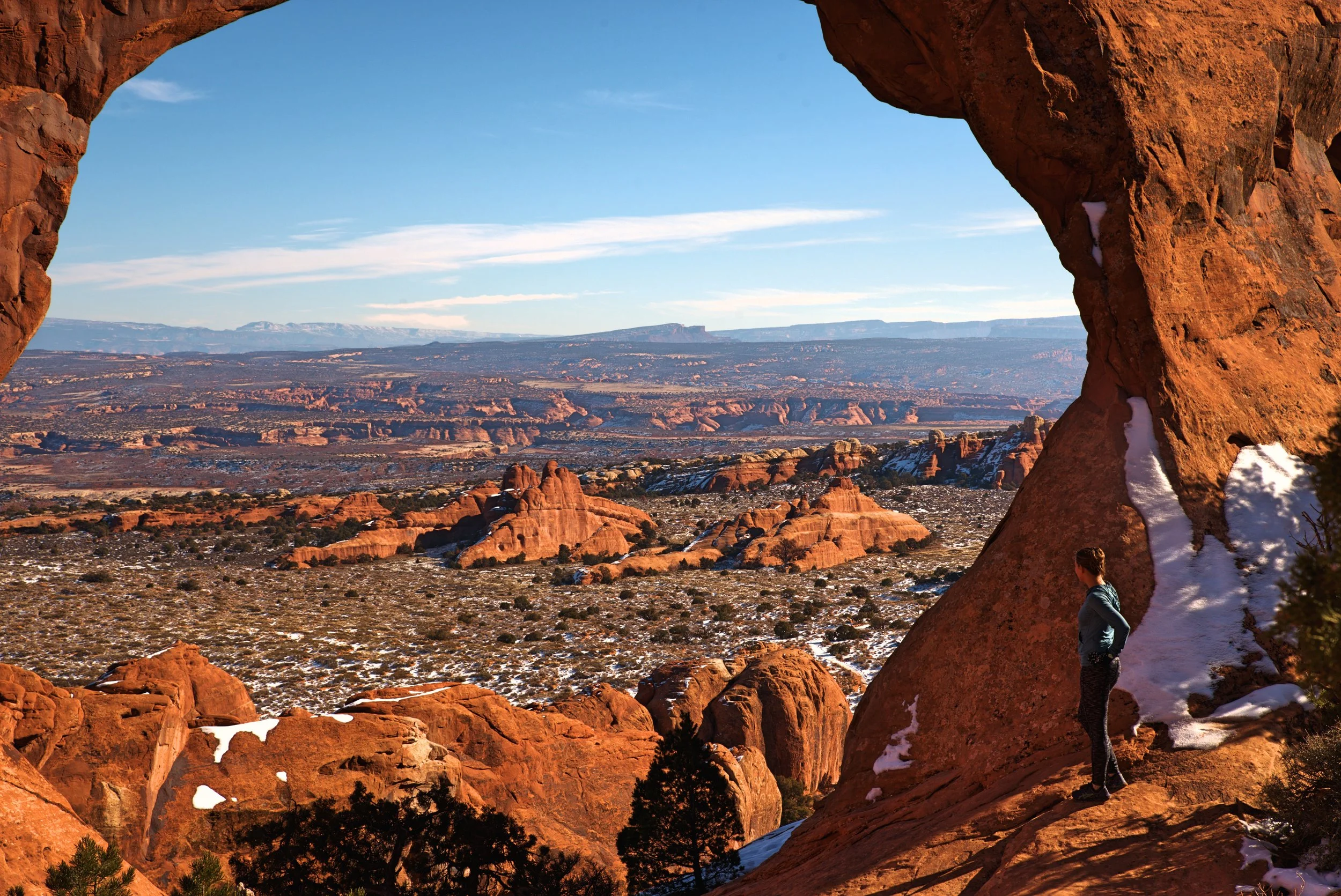 A “sea of desert” witnessed through the opening of Partition Arch.
