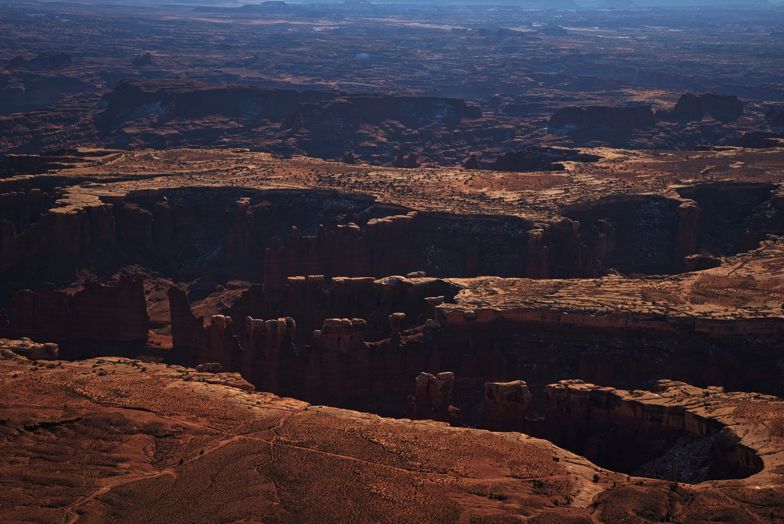 From Island in the Sky you can see the white rims of the canyons below.